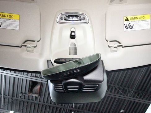 Used 2018 Volvo XC90 T6 Momentum w/ Convenience Package image 8