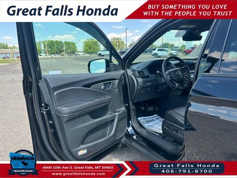 Certified 2024 Honda Ridgeline Black Edition image 9