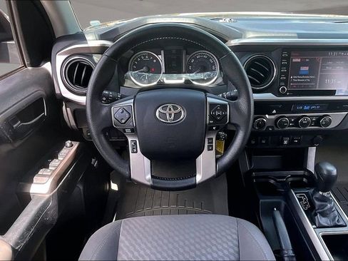 Used 2022 Toyota Tacoma SR5 w/ Technology Package AWD/4WD image 9