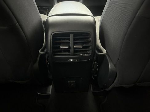 Used 2020 Ford Escape SE FWD image 31