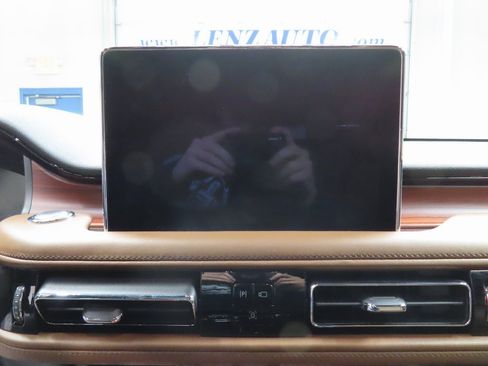 Used 2023 Lincoln Aviator Reserve w/ Equipment Group 201A image 49