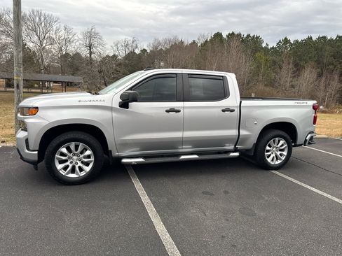 Used 2020 Chevrolet Silverado 1500 Custom w/ Custom Value Package image 10