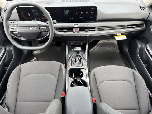 New 2026 Kia K4 FWD image 15
