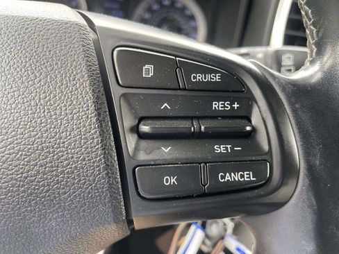 Used 2022 Hyundai Venue SEL FWD image 14