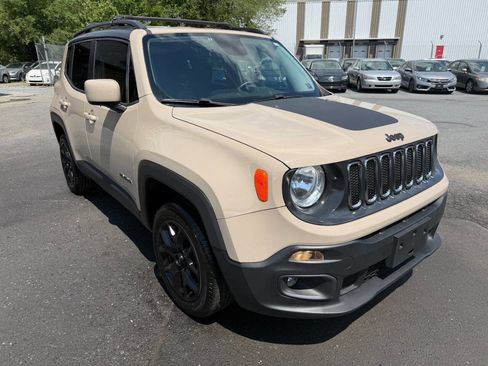 Used 2016 Jeep Renegade Latitude AWD/4WD image 5