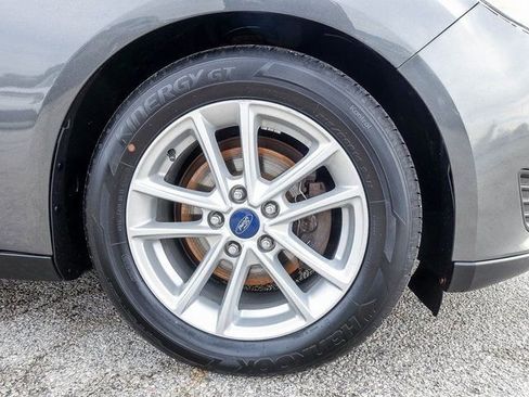 Used 2018 Ford Focus SE w/ SE Winter Package image 8