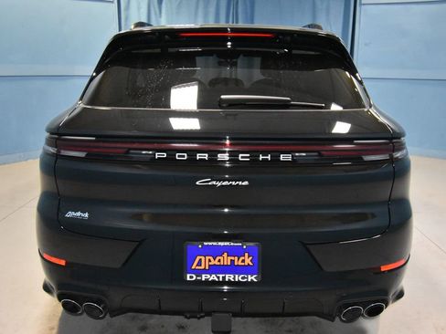 Certified 2025 Porsche Cayenne image 31