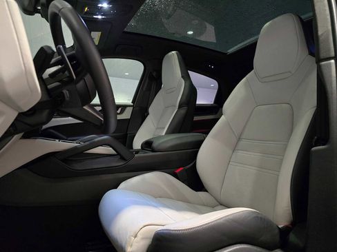 Used 2025 Porsche Cayenne Turbo image 24