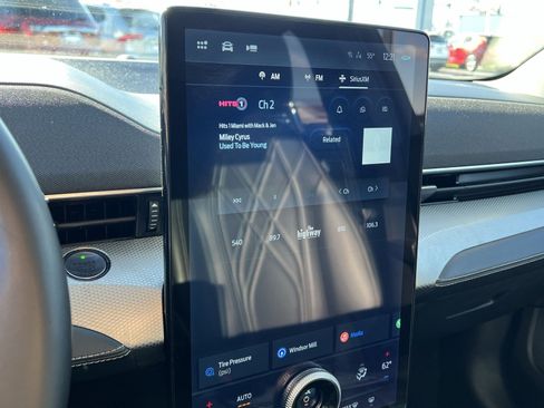 Used 2021 Ford Mustang Mach-E Select image 18