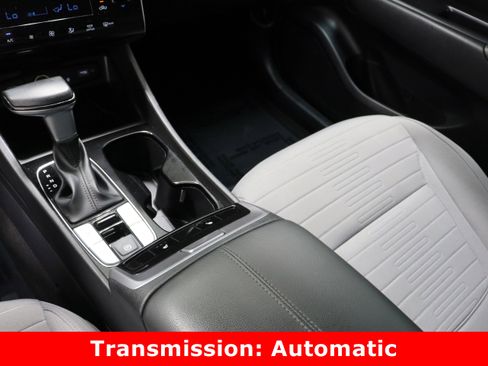 Used 2022 Hyundai Santa Cruz SEL Premium image 17