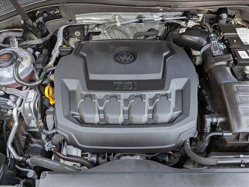 Used 2023 Volkswagen Tiguan SE R-Line image 24