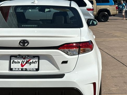 Certified 2025 Toyota Corolla SE image 33