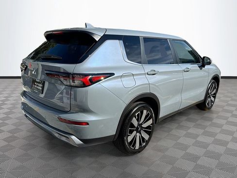 New 2026 Mitsubishi Outlander SE image 7