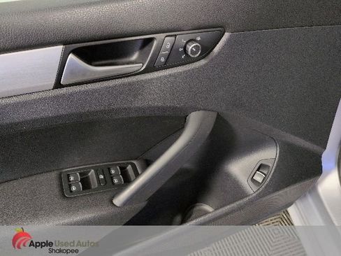 Used 2013 Volkswagen Passat 2.5 SE FWD image 12