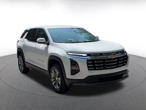 Used 2025 Chevrolet Equinox LT FWD image 3