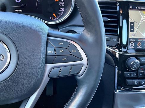 Certified 2022 Jeep Grand Cherokee Laredo X image 31