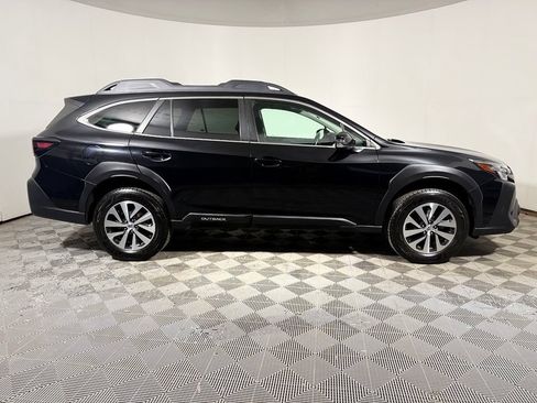 Used 2023 Subaru Outback Premium AWD/4WD image 8