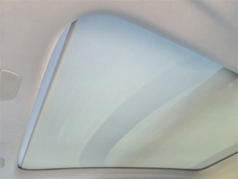 Used 2021 Volvo XC60 T5 Momentum w/ Premium Package image 19