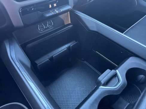 Used 2024 RAM 1500 Laramie image 29