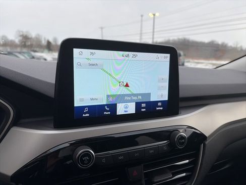 Used 2022 Ford Escape SE w/ SE Sport Appearance Package image 14