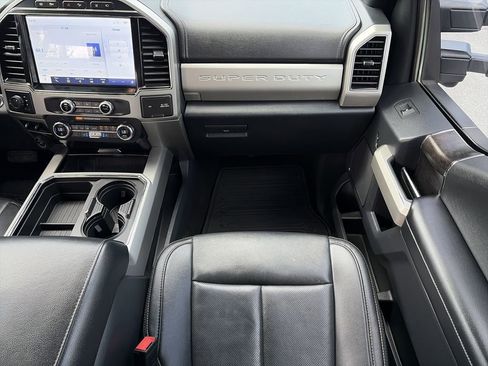 Certified 2022 Ford F250 Lariat w/ Black Appearance Package AWD/4WD image 16