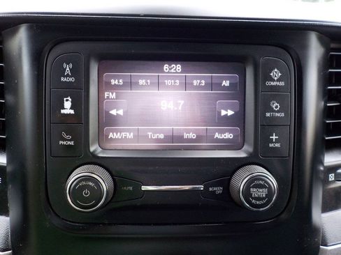 Used 2022 RAM 2500 Tradesman w/ Chrome Appearance Group AWD/4WD image 18