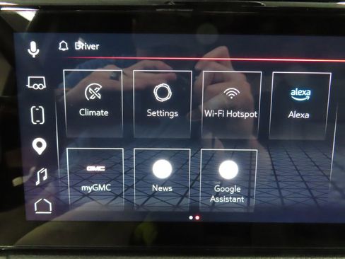 Used 2025 GMC Sierra 2500 Denali w/ Denali Reserve Package AWD/4WD image 30