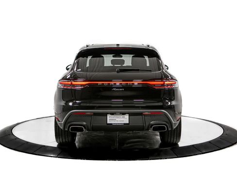 Certified 2026 Porsche Macan AWD/4WD image 6