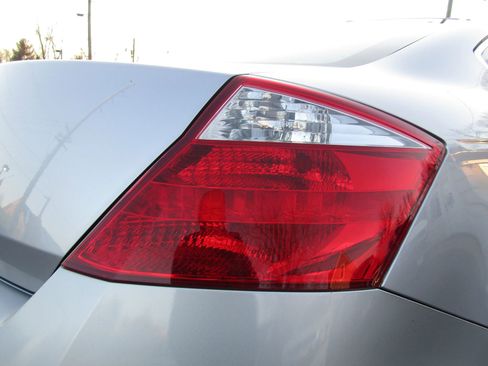 Used 2010 Honda Accord EX-L image 10