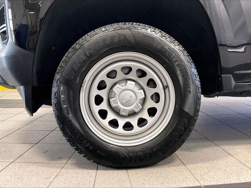 Used 2024 Chevrolet Colorado W/T AWD/4WD image 7