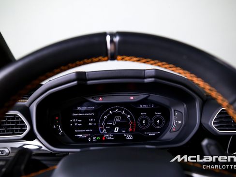 Used 2022 Lamborghini Urus AWD/4WD image 13