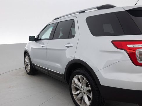 Used 2013 Ford Explorer XLT AWD/4WD image 13