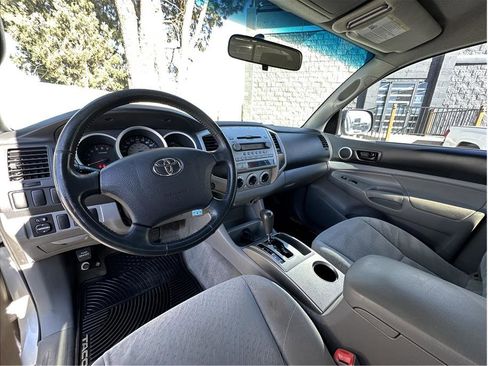 Used 2006 Toyota Tacoma PreRunner image 2