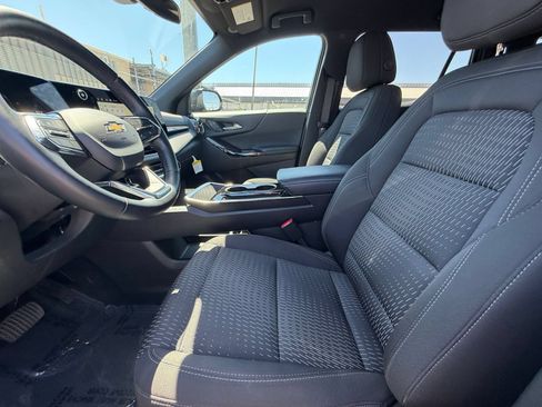 Used 2025 Chevrolet Equinox LT FWD image 28