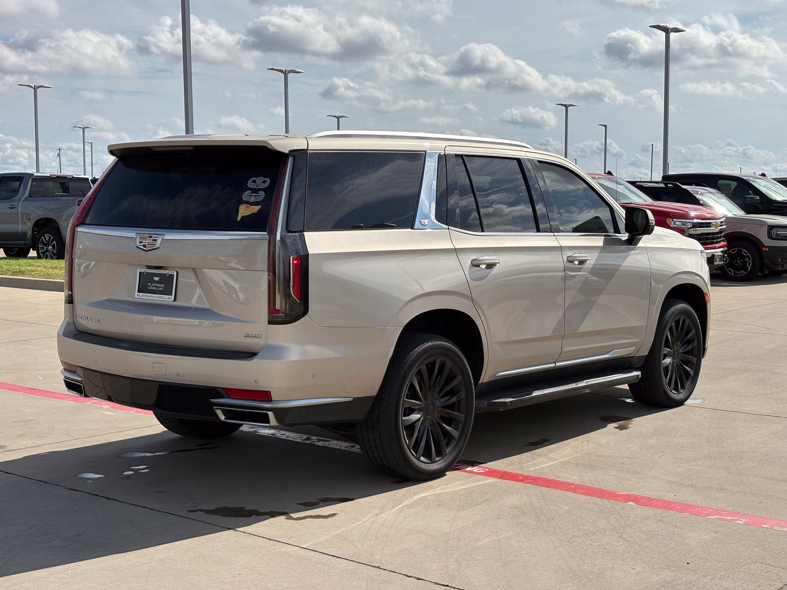 Certified 2023 Cadillac Escalade Premium Luxury AWD/4WD image 7