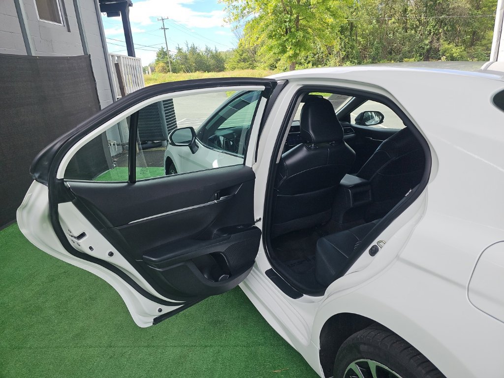 Used 2020 Toyota Camry SE FWD image 37