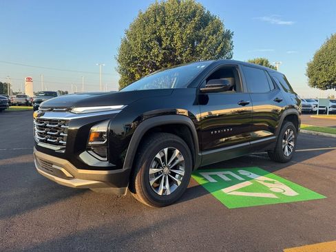 Used 2026 Chevrolet Equinox LT FWD image 2