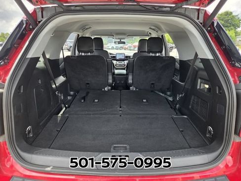Used 2024 Ford Explorer XLT w/ Equipment Group 202A AWD/4WD image 17
