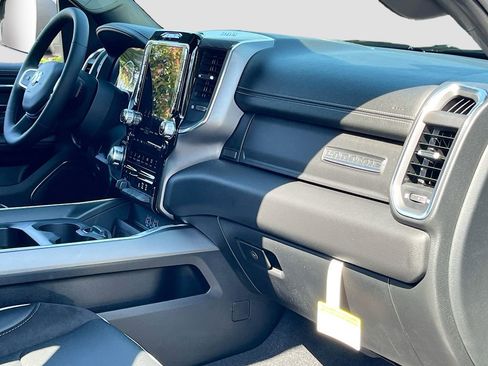 Used 2025 RAM 1500 Laramie AWD/4WD image 29