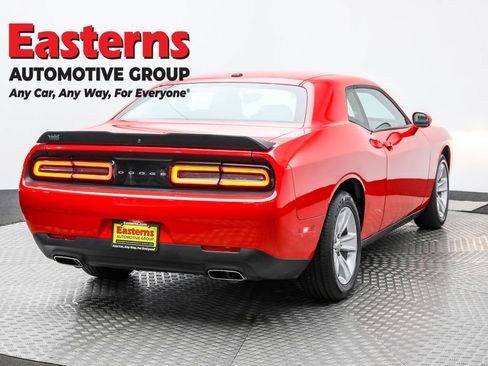 Used 2023 Dodge Challenger SXT image 5
