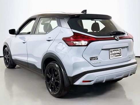 Used 2024 Nissan Kicks SV w/ Interior Electronics Package FWD image 6