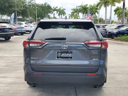 Used 2025 Toyota RAV4 XLE w/ Convenience Package FWD image 6