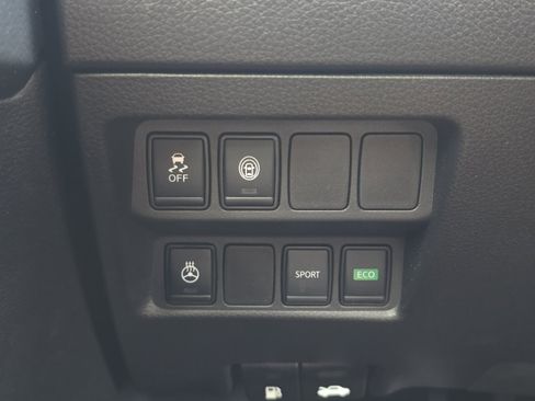 Certified 2022 Nissan Rogue Sport SV FWD image 22