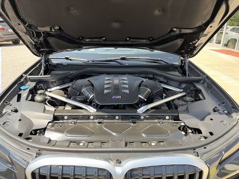 Certified 2025 BMW X7 M60i AWD/4WD image 38