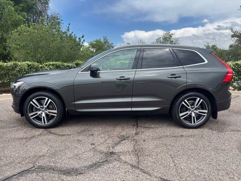 Used 2019 Volvo XC60 T6 Momentum w/ Multimedia Package AWD/4WD image 9