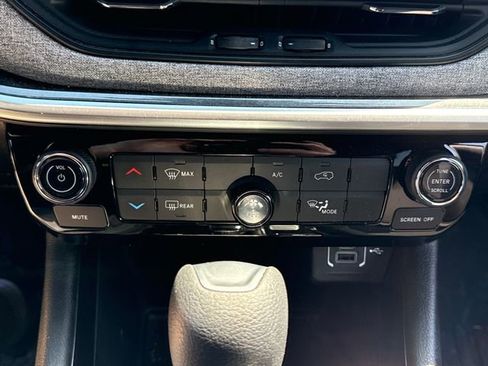 Used 2025 Jeep Compass Sport AWD/4WD image 27