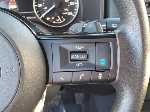 Used 2023 Nissan Rogue SV image 22