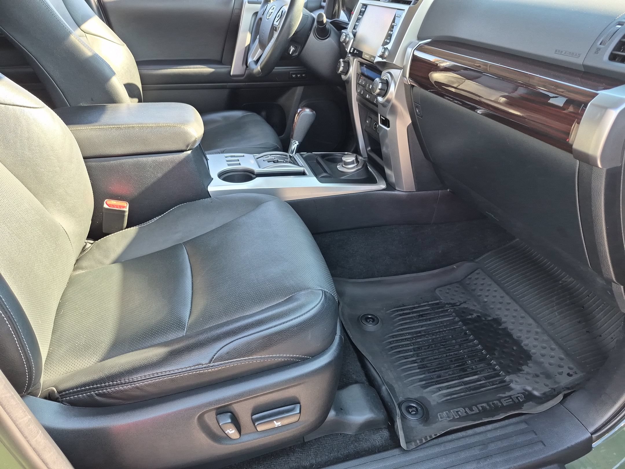 Used 2022 Toyota 4Runner Limited AWD/4WD image 35