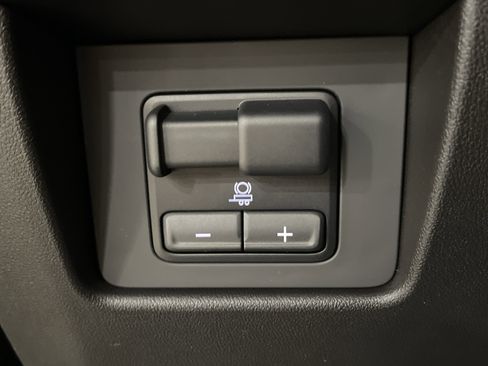 New 2025 GMC Canyon Elevation w/ Convenience Package image 29