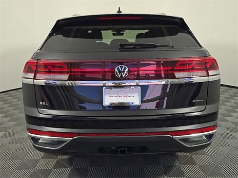 Used 2024 Volkswagen Atlas Cross Sport SEL image 6